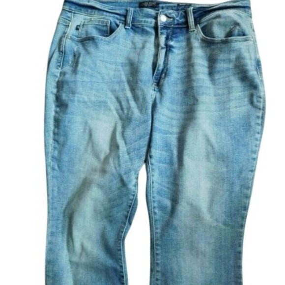 Judy Blue Size 20W Skinny Fit Plus Size STRETCH Distressed Med Wash Denim Jeans - Picture 2 of 3